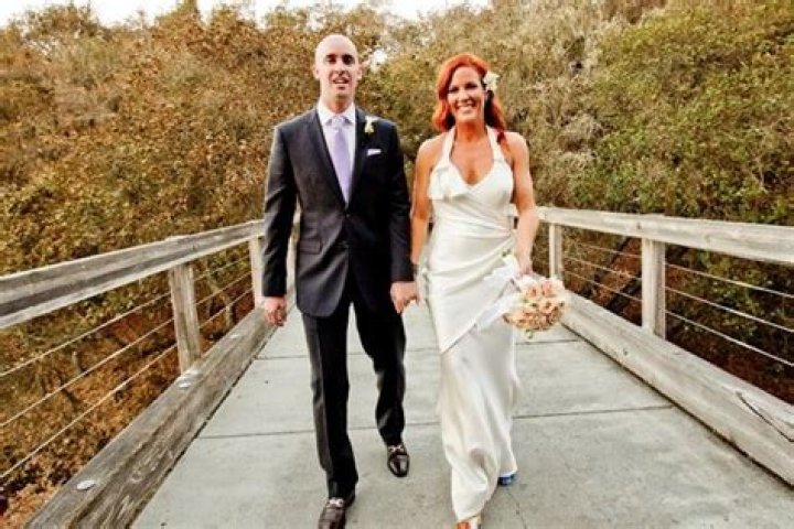 Who is Charlie Bigelow? Are Charlie and Elisa Donovan still married? Also, know about his solo parenting skills