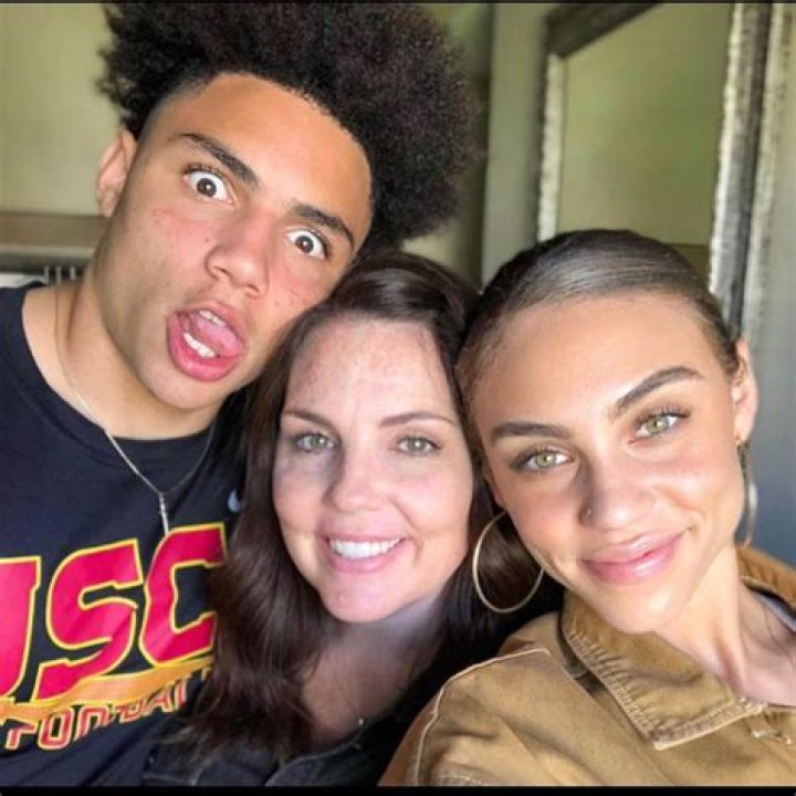 Who is Drake London dating?