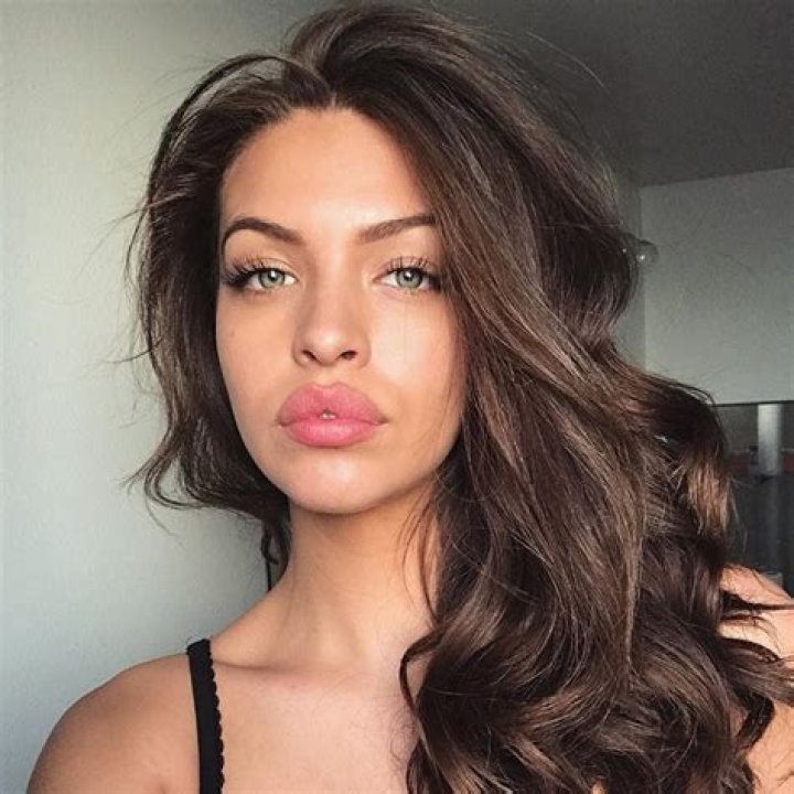 
Who is Kahara Hodges? Everything About The Vocalist and Model 