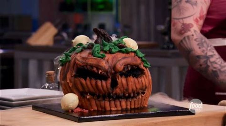 
Who Is Lauren Rogers From “Halloween Baking Championship” Season 8? 