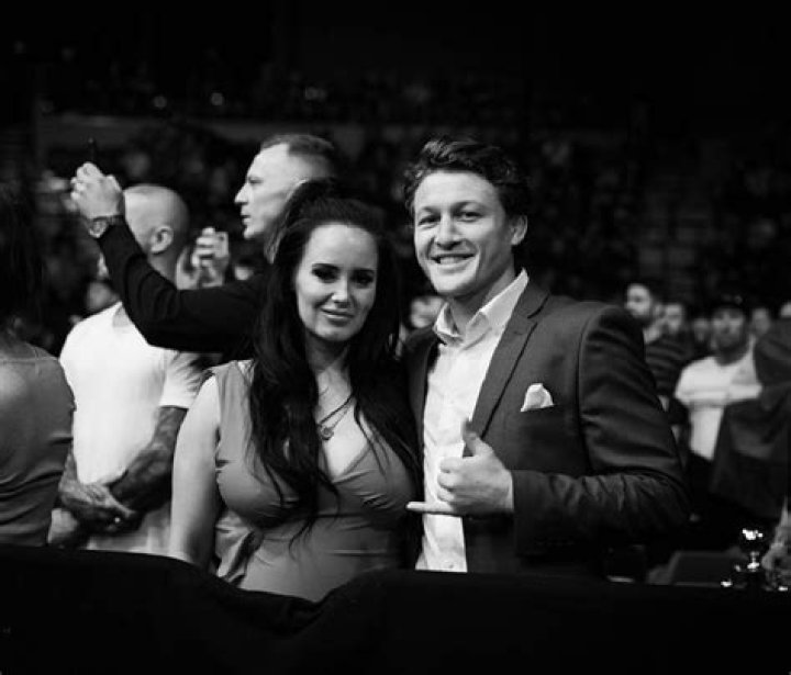 Who Is Shane Young Wife Or Partner? Married Life And Son