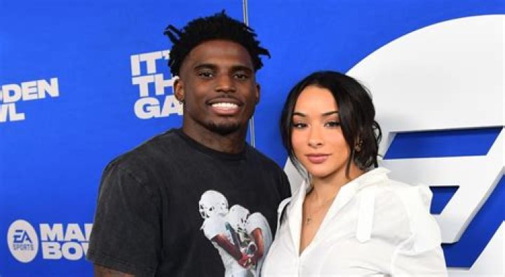 
Who Is Tyreek Hill Wife Crystal Espinal? Arrested Over Domestic Abuse Charges 