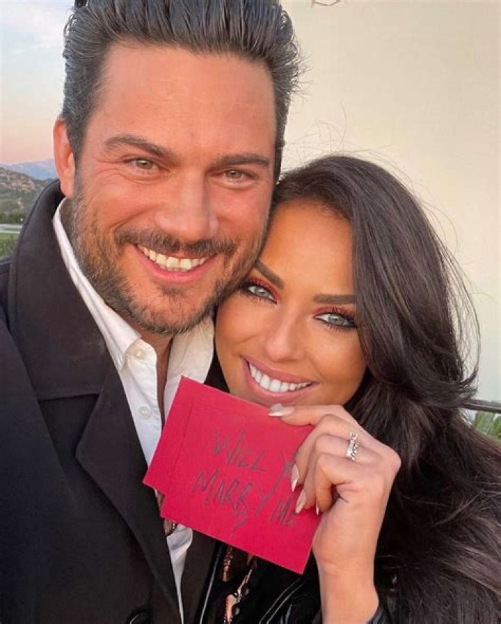 Who is Vanessa Villela’s to-be-husband Tom Fraud?