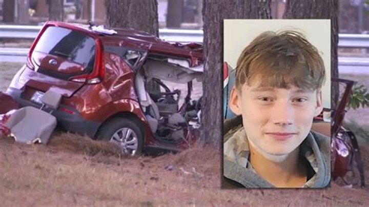 
Who Was Josh Page Edison High School? Car Accident Death – Parents And Brother 