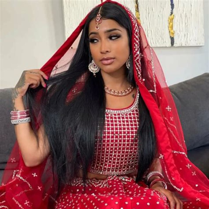 Yasmeen Ghauri - Age, Family, Bio