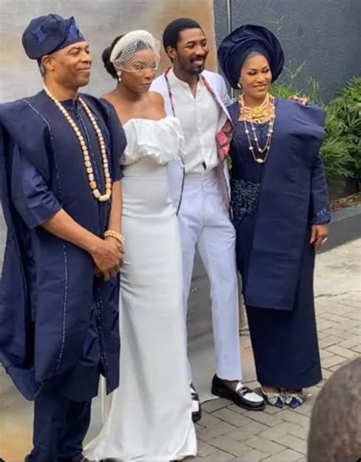 
Yeni Kuti Height, Weight, Net Worth, Age, Birthday, Wikipedia, Who, Nationality, Biography 