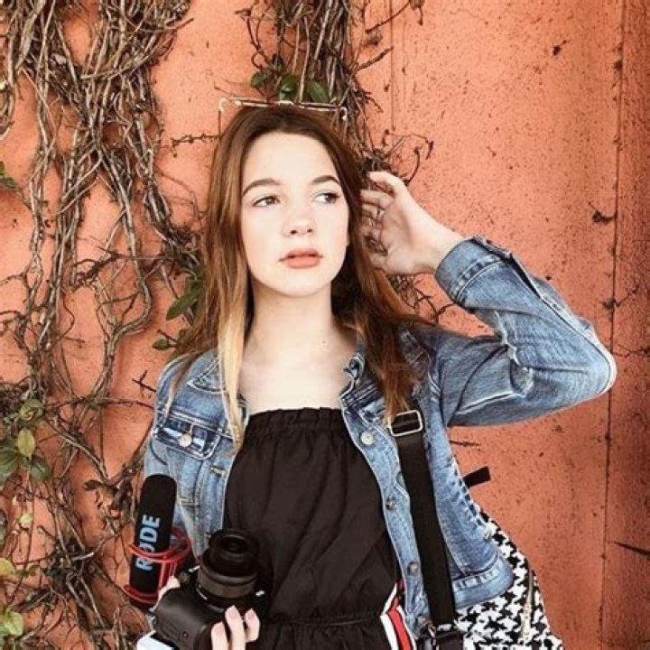 Yina Rose - Age, Family, Bio