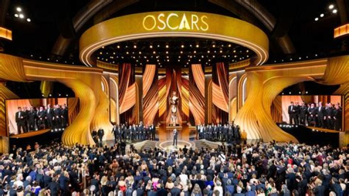 Zoe Kravitz said words about the Oscars slap & Black Twitter had receipts